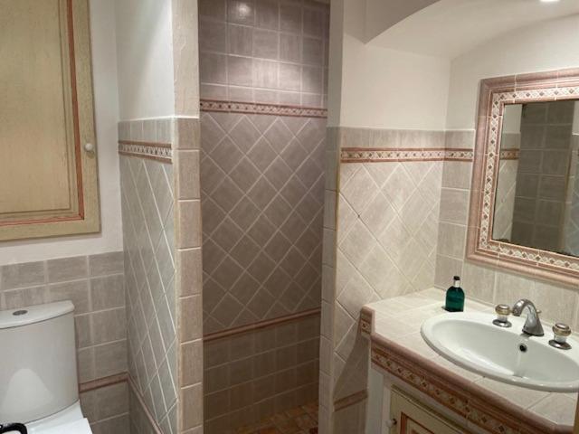 Domaine Des Tuilieres Avec Jacuzzi Apartment Vallauris Exterior foto